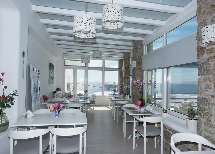 Spanelis מלון 2*