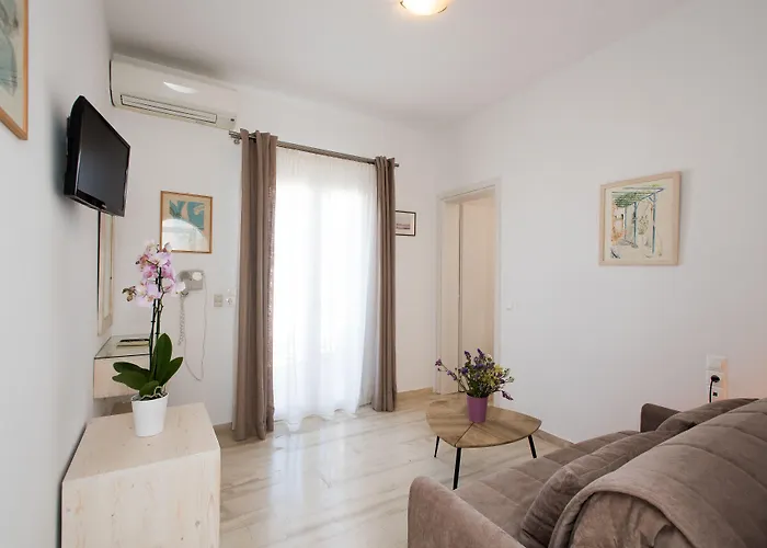 スパネリス 2* Mykonos Town